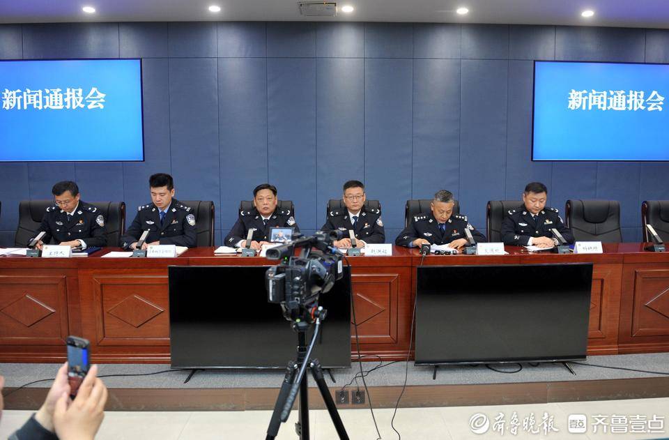 濟(jì)南交警將加大園林綠化、建筑工地、勞務(wù)市場(chǎng)等周邊道路巡查管控:園林綠化
