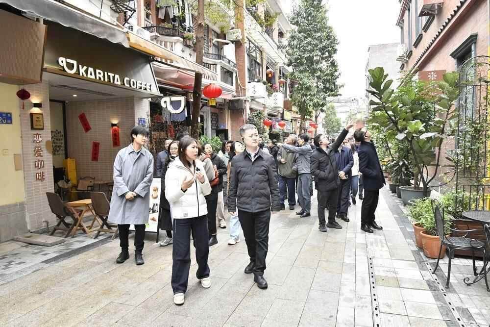 全國園林綠化工作座談會在穗召開<strong></p>
<p>園林綠化
</strong>，城園共融再添新引擎:園林綠化
